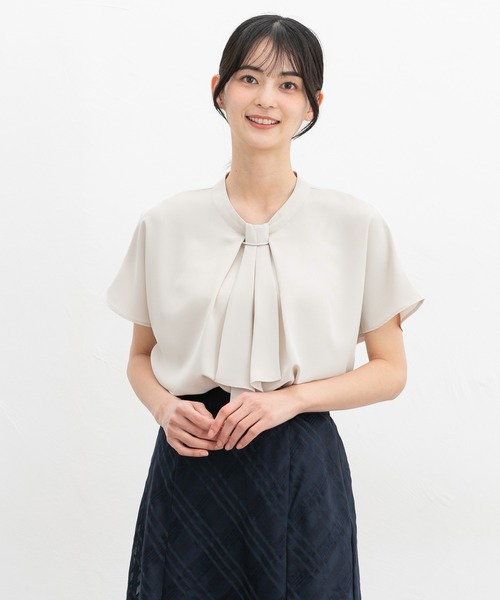 Honeys(ハニーズ)の「フレンチボウタイブラウス(シャツ/ブラウス・レディース・ホワイト×ブルー/オレンジ/ネイビー/サックスブルー系/ホワイト/ライトグリーン/ライトグレー・3L/L/LL/M/S)」の20枚目の写真