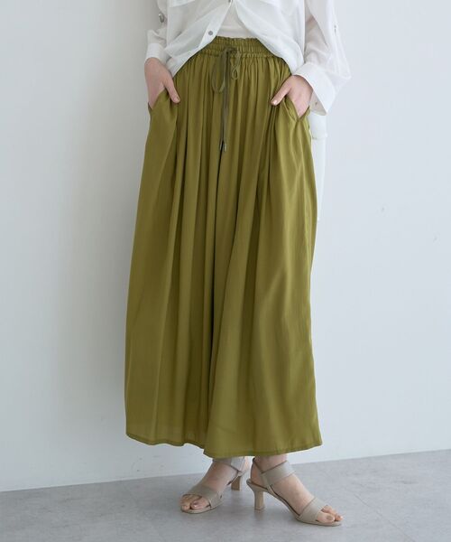 YECCA VECCA（イェッカヴェッカ）の「シルキータックワイドパンツ（その他パンツ・レディース・ライトベージュ/ブルー/チャコールグレー/グリーン系その他3・FREE）」の3枚目の写真