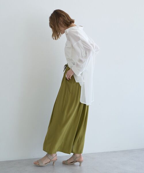 YECCA VECCA（イェッカヴェッカ）の「シルキータックワイドパンツ（その他パンツ・レディース・ライトベージュ/ブルー/チャコールグレー/グリーン系その他3・FREE）」の10枚目の写真