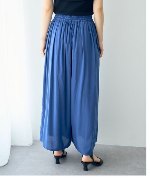 YECCA VECCA（イェッカヴェッカ）の「シルキータックワイドパンツ（その他パンツ・レディース・ライトベージュ/ブルー/チャコールグレー/グリーン系その他3・FREE）」の19枚目の写真