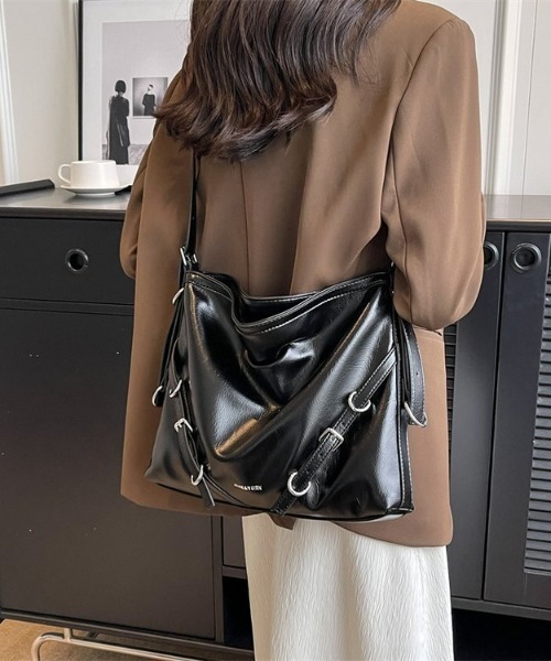 lilful(リルフル)の「【大容量】ベルトデザイン PUショルダーバッグ 2WAY(ショルダーバッグ・レディース・ブラック/シルバー/ホワイト・F)」の14枚目の写真