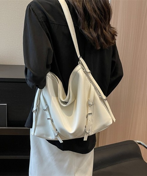 lilful(リルフル)の「【大容量】ベルトデザイン PUショルダーバッグ 2WAY(ショルダーバッグ・レディース・ブラック/シルバー/ホワイト・F)」の11枚目の写真