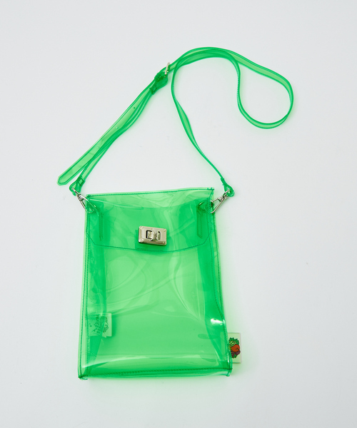 FRUIT OF THE LOOM（フルーツオブザルーム）の「【FRUIT OF THE LOOM/フルーツ オブ ザ ルーム】VINYL SHOULDER BAG & STICKER SEAL SET 80920900/バッグ/PVC素材（ショルダーバッグ・メンズ・ブラック/ブラウン/グリーン/オレンジ・フリー）」の5枚目の写真