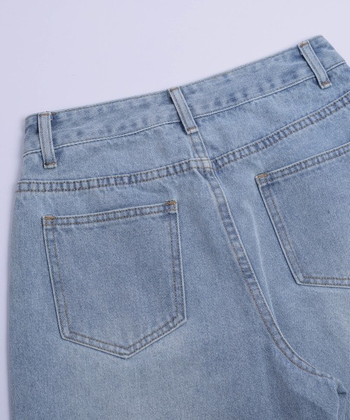 AMELY(エミリー)の「ストレートデニムパンツ(デニムパンツ・レディース・ライトブルー/ブラック系その他/ブルー・M/L/S)」の12枚目の写真