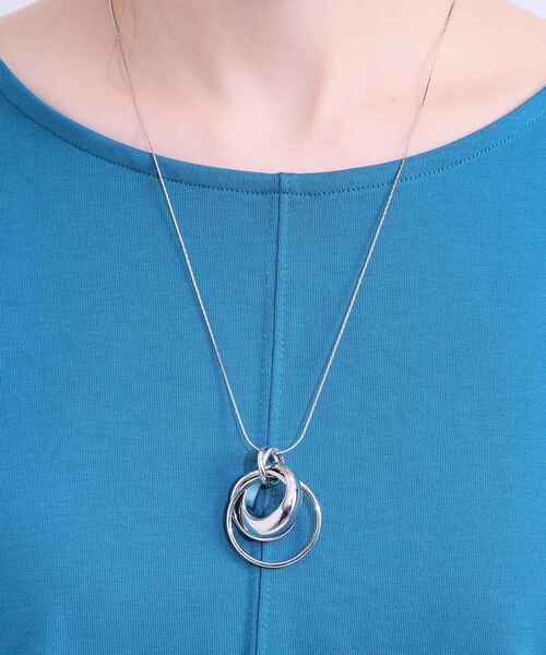 SHOO・LA・RUE（シューラルー）の「ボリュームワントップネックレス（ネックレス・レディース・ピンクゴールド/ゴールド/シルバー・00）」の10枚目の写真