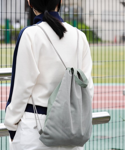 EKAL（エカル）の「TINY GARDEN PRODUCTS　2WAYメッシュアクティブサック（バックパック/リュック・レディース・グリーン系その他/グレー・ONE）」の2枚目の写真