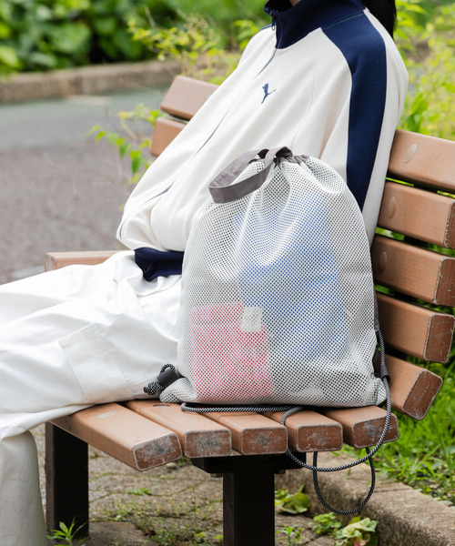 EKAL（エカル）の「TINY GARDEN PRODUCTS　2WAYメッシュアクティブサック（バックパック/リュック・レディース・グリーン系その他/グレー・ONE）」の3枚目の写真