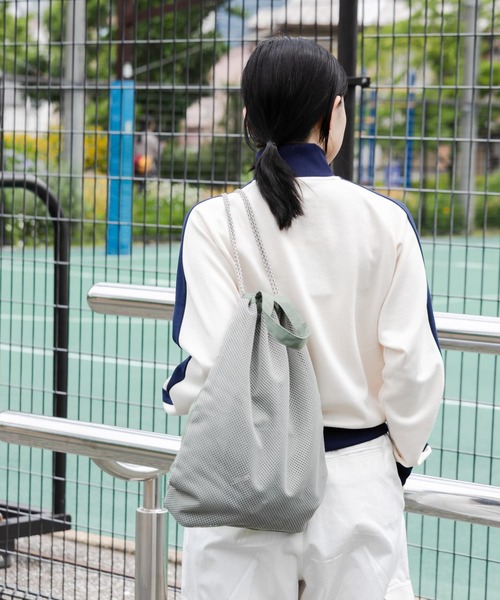 EKAL（エカル）の「TINY GARDEN PRODUCTS　2WAYメッシュアクティブサック（バックパック/リュック・レディース・グリーン系その他/グレー・ONE）」の6枚目の写真