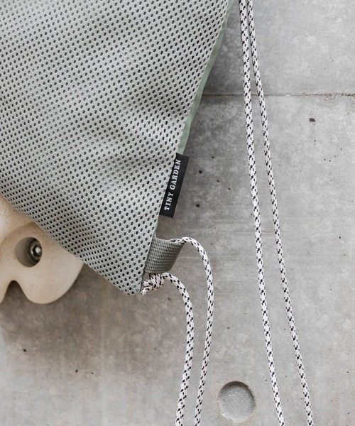 EKAL（エカル）の「TINY GARDEN PRODUCTS　2WAYメッシュアクティブサック（バックパック/リュック・レディース・グリーン系その他/グレー・ONE）」の8枚目の写真