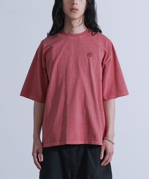 ワンポイントフラワー刺繍半袖Tシャツ』（Tシャツ/カットソー