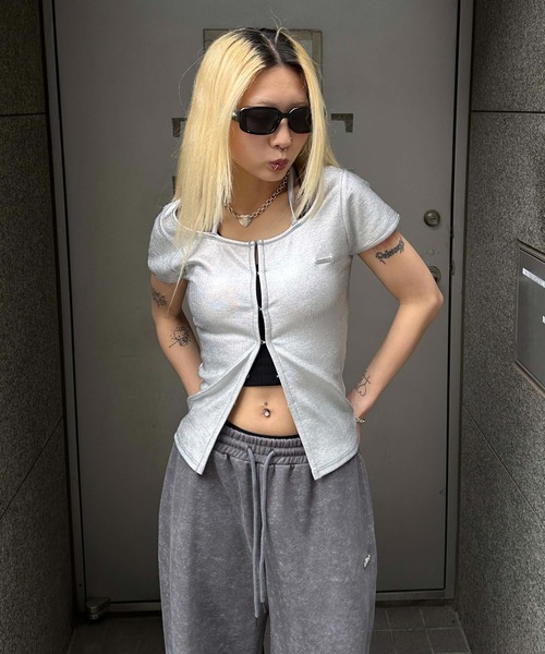 sedacle girl(セダクルガール)の「フロントホック箔リブトップス(Tシャツ/カットソー・レディース・シルバー×ブルー/シルバー・MEDIUM/SMALL)」の14枚目の写真