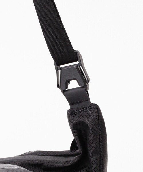 B:MING by BEAMS（ビーミングバイビームス）の「maastik / SLING BAG 7.6（ショルダーバッグ・メンズ・ライトグレー・ONE SIZE）」の7枚目の写真