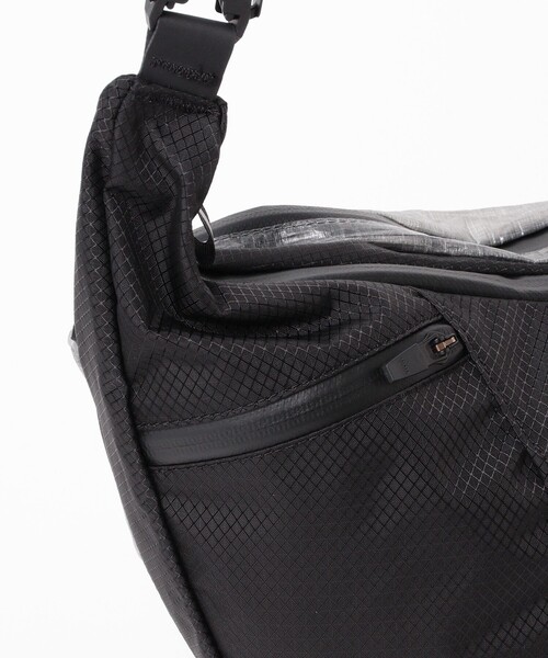 B:MING by BEAMS（ビーミングバイビームス）の「maastik / SLING BAG 7.6（ショルダーバッグ・メンズ・ライトグレー・ONE SIZE）」の8枚目の写真