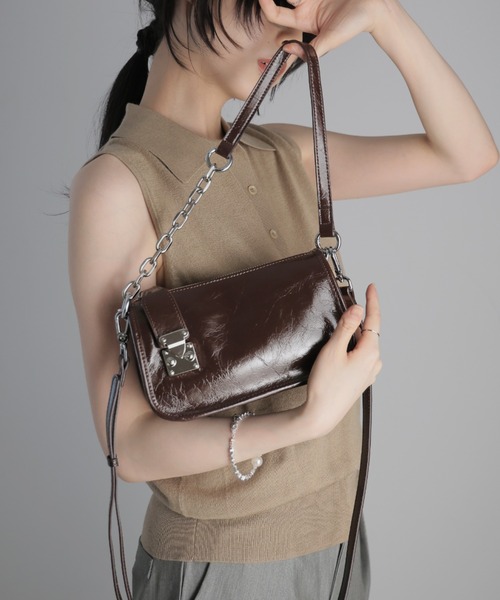 Ulysses（ユリシス）の「チェーンショルダーミニバッグ（ショルダーバッグ・レディース・ブラウン/ダークブラウン/ホワイト/ブラック・F）」の3枚目の写真