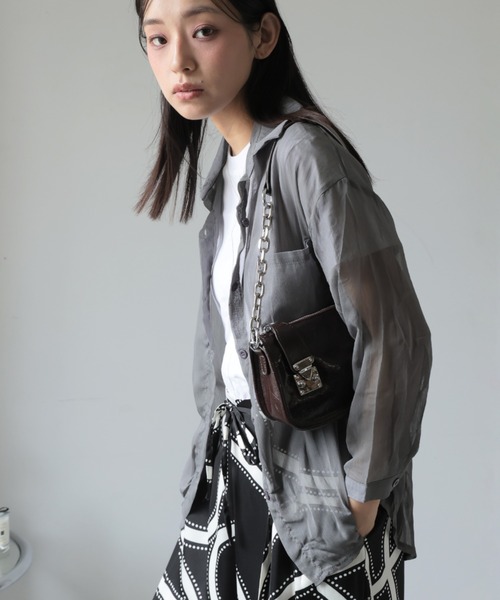 Ulysses（ユリシス）の「チェーンショルダーミニバッグ（ショルダーバッグ・レディース・ブラウン/ダークブラウン/ホワイト/ブラック・F）」の8枚目の写真