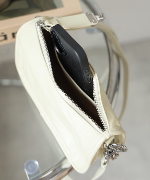 Ulysses（ユリシス）の「チェーンショルダーミニバッグ（ショルダーバッグ・レディース・ブラウン/ダークブラウン/ホワイト/ブラック・F）」の14枚目の写真