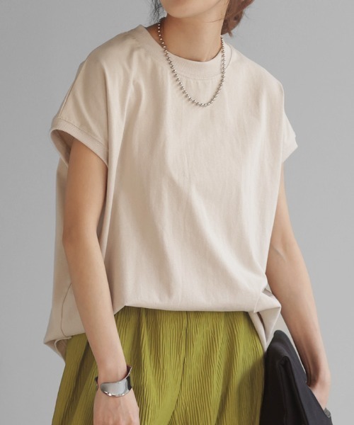 HUG.U(ハグユー)の「しっかり綿100% ヘビーオンス モックネックTシャツ(Tシャツ/カットソー・レディース・ナチュラル/ブラック/ライトオリーブ/ホワイト/ダークグレー/マスタード・L/M)」の9枚目の写真