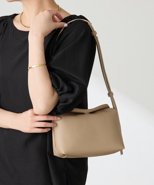 COLLAGE GALLARDAGALANTE（コラージュガリャルダガランテ）の「フラップショルダーバッグ（ショルダーバッグ・レディース・ブラック/ベージュ/シルバー・FREE）」の6枚目の写真