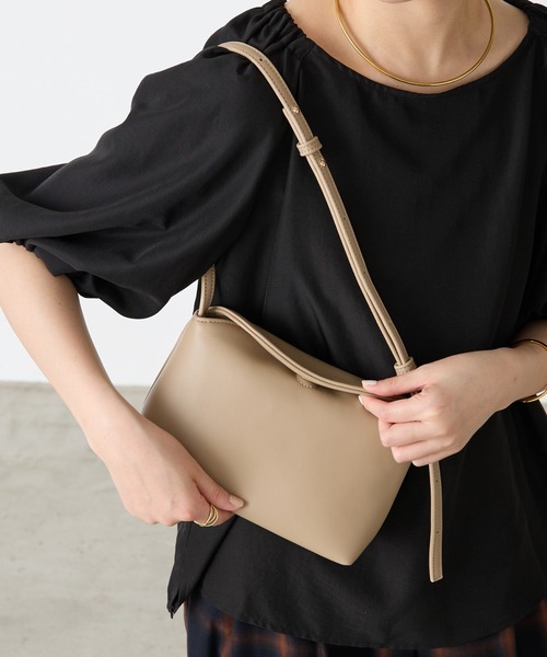 COLLAGE GALLARDAGALANTE（コラージュガリャルダガランテ）の「フラップショルダーバッグ（ショルダーバッグ・レディース・ブラック/ベージュ/シルバー・FREE）」の7枚目の写真