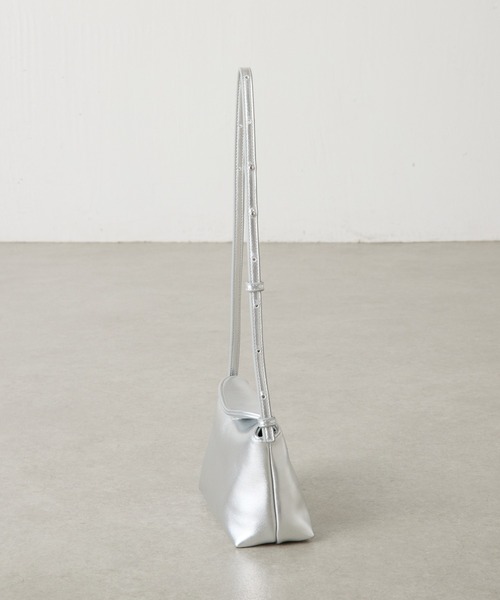 COLLAGE GALLARDAGALANTE（コラージュガリャルダガランテ）の「フラップショルダーバッグ（ショルダーバッグ・レディース・ブラック/ベージュ/シルバー・FREE）」の19枚目の写真