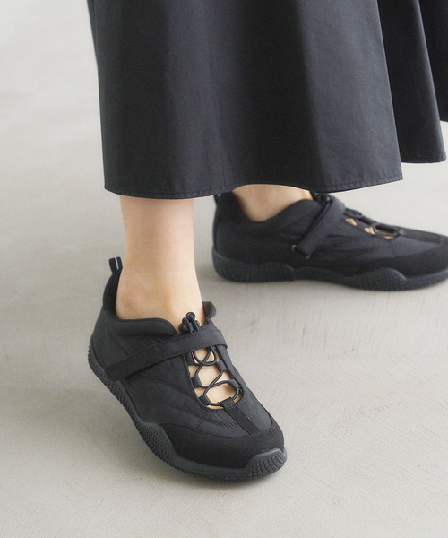 LE TALON(ルタロン)の「Lドローコードスニーカー(スニーカー・レディース・ブラック×ブラック/アイボリー・22cm/22.5cm/23cm/23.5cm/24cm/24.5cm/25cm)」の19枚目の写真