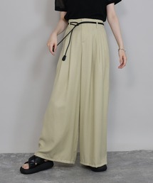 レザーベルト付きワイドパンツ