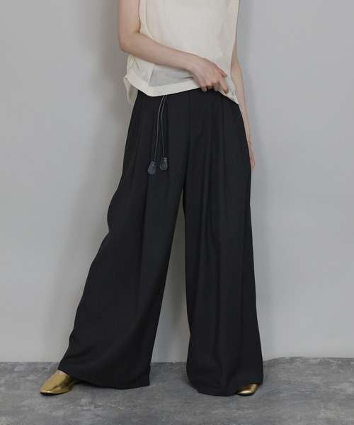 J by blue(ジェイバイブルー)の「レザーベルト付きワイドパンツ(その他パンツ・レディース・グレー/ブラック/ベージュ・MEDIUM)」の19枚目の写真