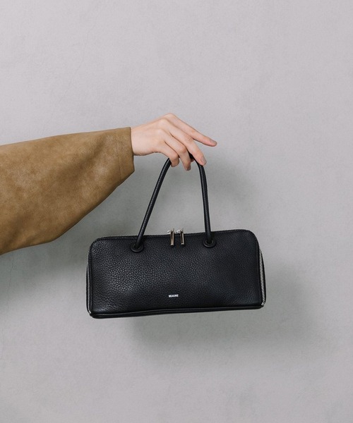 Beau're(ヴュレ)の「【BEAURE】2way カウレザー ワイドボストンバッグ ショルダー付 横長 B-25419(ボストンバッグ・レディース・ブラック/シルバー/ネイビー/ブラウン・FREE)」の7枚目の写真