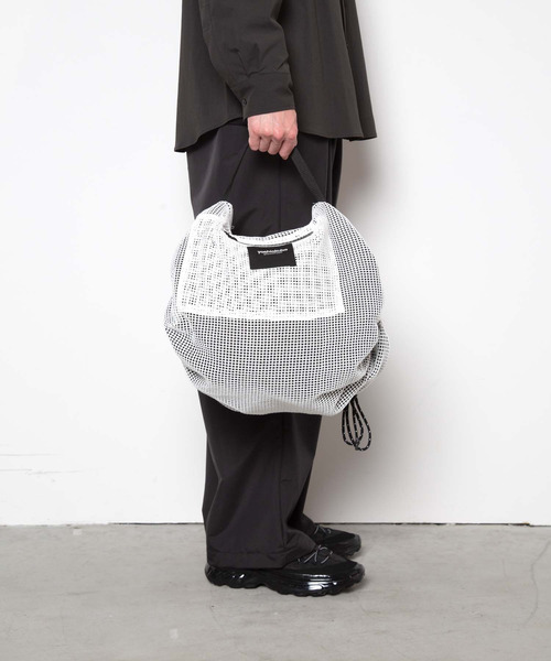 yoshiokubo（ヨシオクボ）の「yoshiokubo ヨシオクボ / MESH BAG L