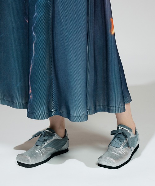 NON TOKYO(ノントーキョー)の「【NON TOKYO/ノントウキョウ】GLITTER SQUARE SNEAKERS/グリッタースクエアスニーカー(スニーカー・レディース・ブラウン/シルバー・24.0cm/23.0cm/25.0cm)」の6枚目の写真