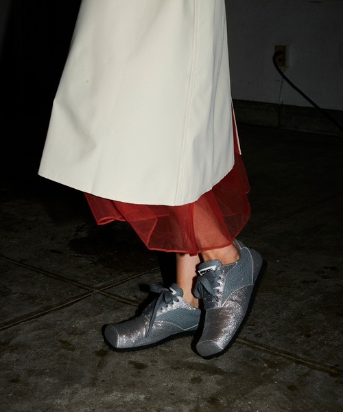 NON TOKYO(ノントーキョー)の「【NON TOKYO/ノントウキョウ】GLITTER SQUARE SNEAKERS/グリッタースクエアスニーカー(スニーカー・レディース・ブラウン/シルバー・24.0cm/23.0cm/25.0cm)」の7枚目の写真