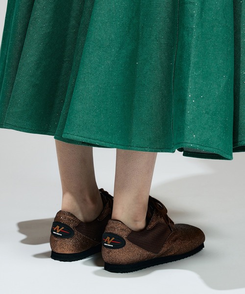 NON TOKYO(ノントーキョー)の「【NON TOKYO/ノントウキョウ】GLITTER SQUARE SNEAKERS/グリッタースクエアスニーカー(スニーカー・レディース・ブラウン/シルバー・24.0cm/23.0cm/25.0cm)」の13枚目の写真