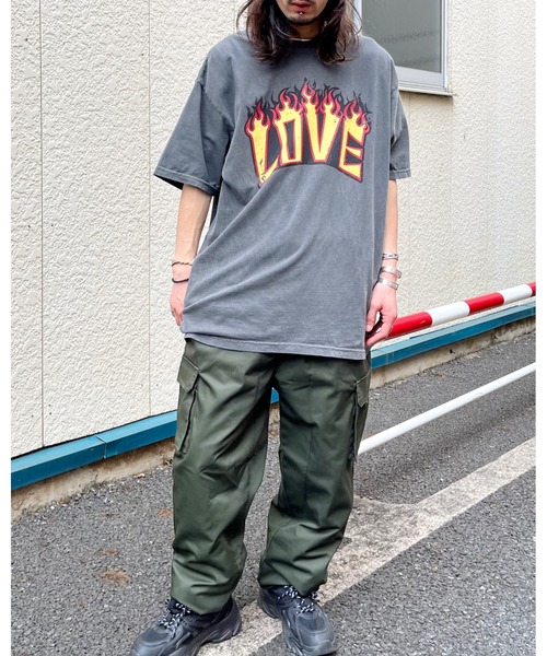 MODISH GAZE(モディシュガゼ)の「【MODISH GAZE】LOVEロゴプリント ピグメント加工 ビッグシルエットTシャツ(Tシャツ/カットソー・メンズ・アイボリー/ネイビー/スミクロ・FREE)」の6枚目の写真