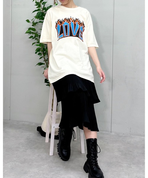 MODISH GAZE(モディシュガゼ)の「【MODISH GAZE】LOVEロゴプリント ピグメント加工 ビッグシルエットTシャツ(Tシャツ/カットソー・メンズ・アイボリー/ネイビー/スミクロ・FREE)」の21枚目の写真