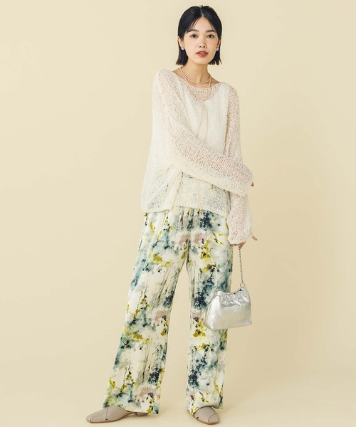 ATELIER BRUGGE（アトリエブルージュ）の「ガラスレザーミュール（パンプス・レディース・ライトグレー系・23.5/24.5）」の3枚目の写真