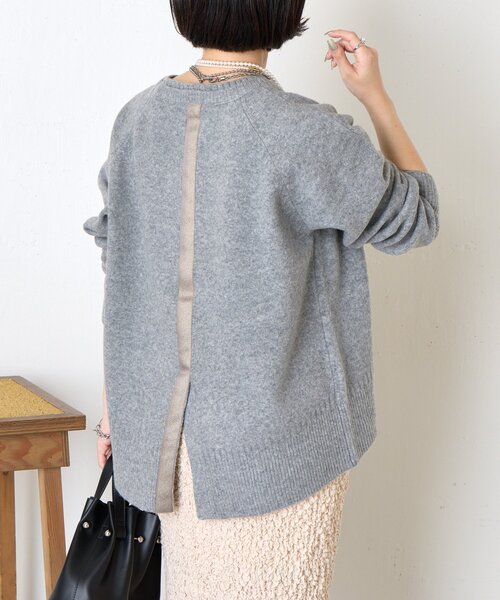 Jena espace merveilleux（ジェナ　エスパスメルヴェイユ）の「バックテープラメニット（ニット/セーター・レディース・チャコールグレー/ベージュ/グリーン・FREE）」の2枚目の写真