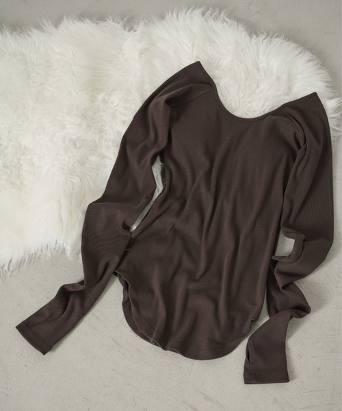 AIC.（エーアイシー）の「再入荷 パッド付バックオープンアームカバーリブトップス（Tシャツ/カットソー・レディース・ダークブラウン/オフホワイト/チャコールグレー/ブラック・FREE）」の5枚目の写真