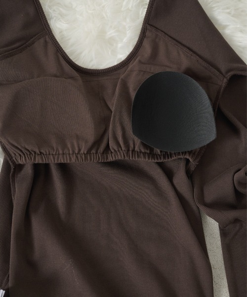 AIC.（エーアイシー）の「再入荷 パッド付バックオープンアームカバーリブトップス（Tシャツ/カットソー・レディース・ダークブラウン/オフホワイト/チャコールグレー/ブラック・FREE）」の6枚目の写真