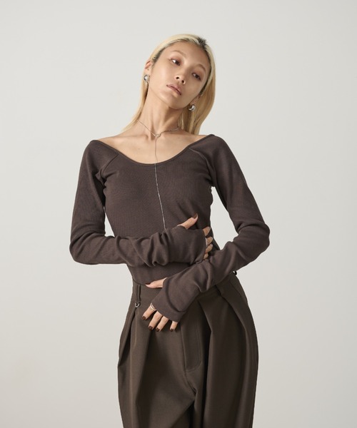 AIC.（エーアイシー）の「再入荷 パッド付バックオープンアームカバーリブトップス（Tシャツ/カットソー・レディース・ダークブラウン/オフホワイト/チャコールグレー/ブラック・FREE）」の11枚目の写真