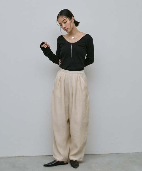 AIC.（エーアイシー）の「再入荷 パッド付バックオープンアームカバーリブトップス（Tシャツ/カットソー・レディース・ダークブラウン/オフホワイト/チャコールグレー/ブラック・FREE）」の18枚目の写真