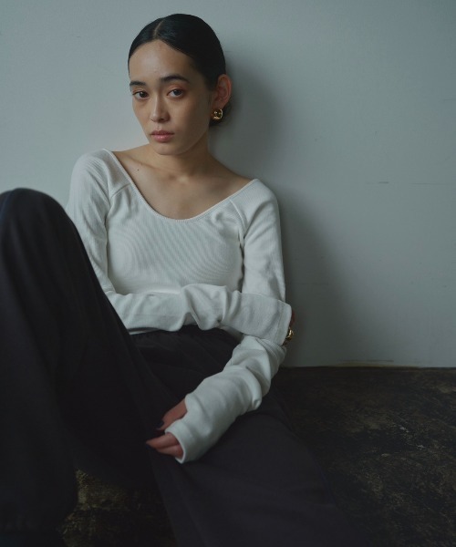 再入荷 パッド付バックオープンアームカバーリブトップス（T