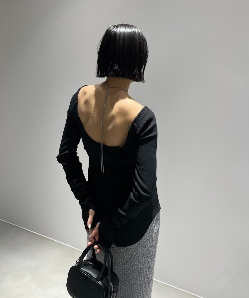 AIC.（エーアイシー）の「再入荷 パッド付バックオープンアームカバーリブトップス（Tシャツ/カットソー・レディース・ダークブラウン/オフホワイト/チャコールグレー/ブラック・FREE）」の8枚目の写真