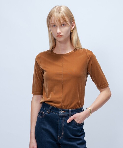 cloenc(クロエンス)の「【手洗い可】フロッキーベロアトップス(Tシャツ/カットソー・レディース・キャメル/オフホワイト/ブラック・02)」の3枚目の写真