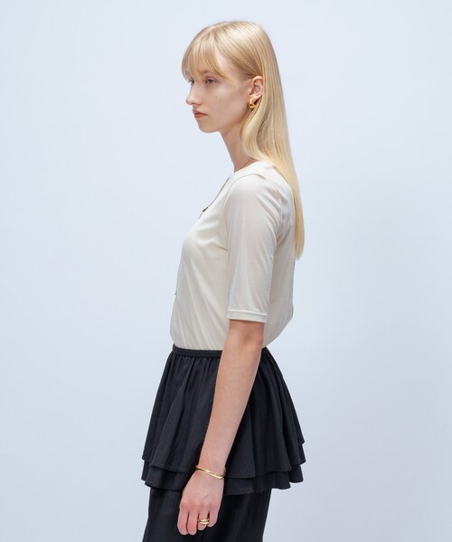 cloenc(クロエンス)の「【手洗い可】フロッキーベロアトップス(Tシャツ/カットソー・レディース・キャメル/オフホワイト/ブラック・02)」の6枚目の写真