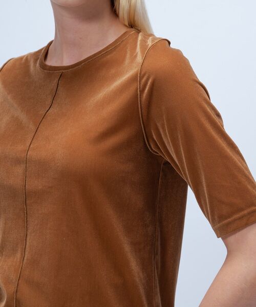 cloenc(クロエンス)の「【手洗い可】フロッキーベロアトップス(Tシャツ/カットソー・レディース・キャメル/オフホワイト/ブラック・02)」の16枚目の写真