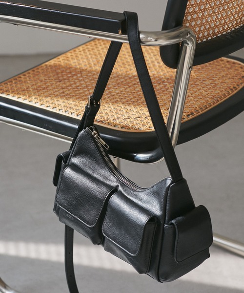 VIS（ビス）の「【2WAY】ビンテージ合皮クアトロポケットショルダーバッグ（ショルダーバッグ・レディース・ブラック/ブラウン系その他2・FREE）」の6枚目の写真