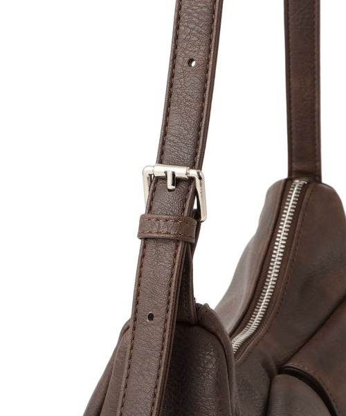 VIS（ビス）の「【2WAY】ビンテージ合皮クアトロポケットショルダーバッグ（ショルダーバッグ・レディース・ブラック/ブラウン系その他2・FREE）」の12枚目の写真