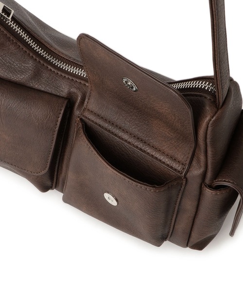 VIS（ビス）の「【2WAY】ビンテージ合皮クアトロポケットショルダーバッグ（ショルダーバッグ・レディース・ブラック/ブラウン系その他2・FREE）」の13枚目の写真