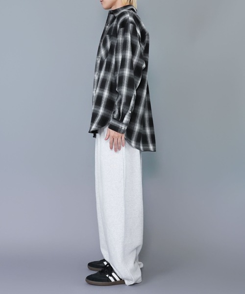 SPINNS（スピンズ）の「カラースウェットパンツ/２タック/ボリュームワイドシルエット/ユニセックス（スウェットパンツ・メンズ・ピンク/チャコール/杢グレー/アッシュグレー/ブラック・L/M/S）」の10枚目の写真