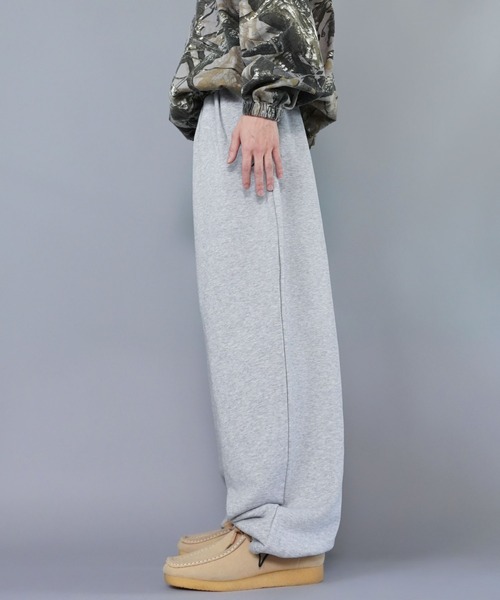 SPINNS（スピンズ）の「カラースウェットパンツ/２タック/ボリュームワイドシルエット/ユニセックス（スウェットパンツ・メンズ・ピンク/チャコール/杢グレー/アッシュグレー/ブラック・L/M/S）」の13枚目の写真